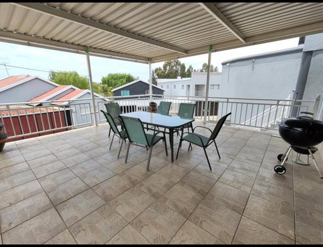 5 BEDROOM HOUSE FOR SALE IN MISTY BAY